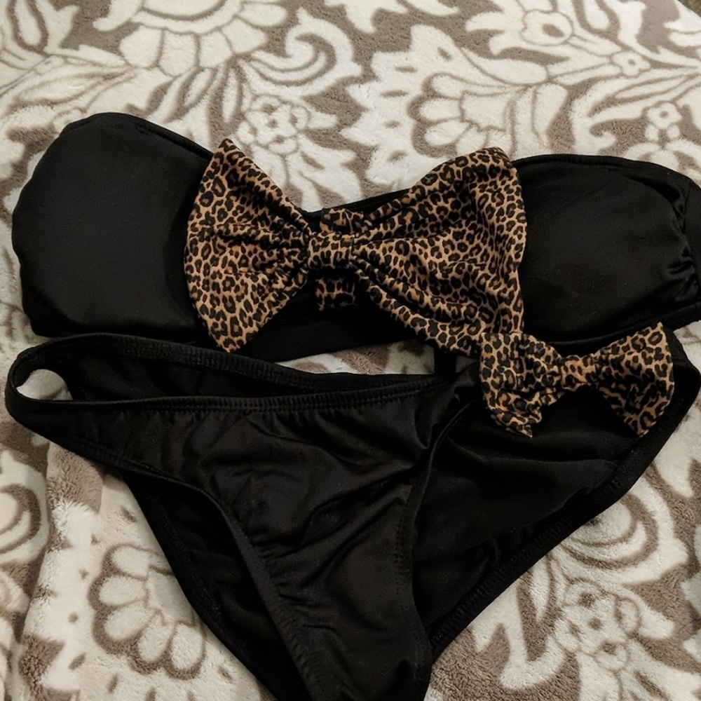 Black and cheetah bikini